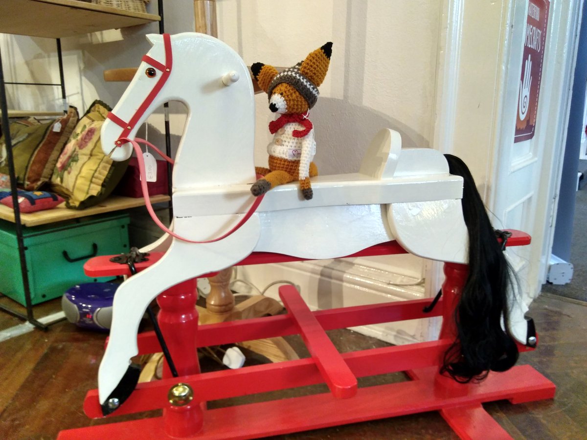 waterfordcrafts's tweet photo. 2nd last day of Christmas craft fair in @garterlane. Holly horse &amp; foxy are getting excited for Santa #whcrafts #winterval #lovewaterford https://t.co/jb5K1n8g4w