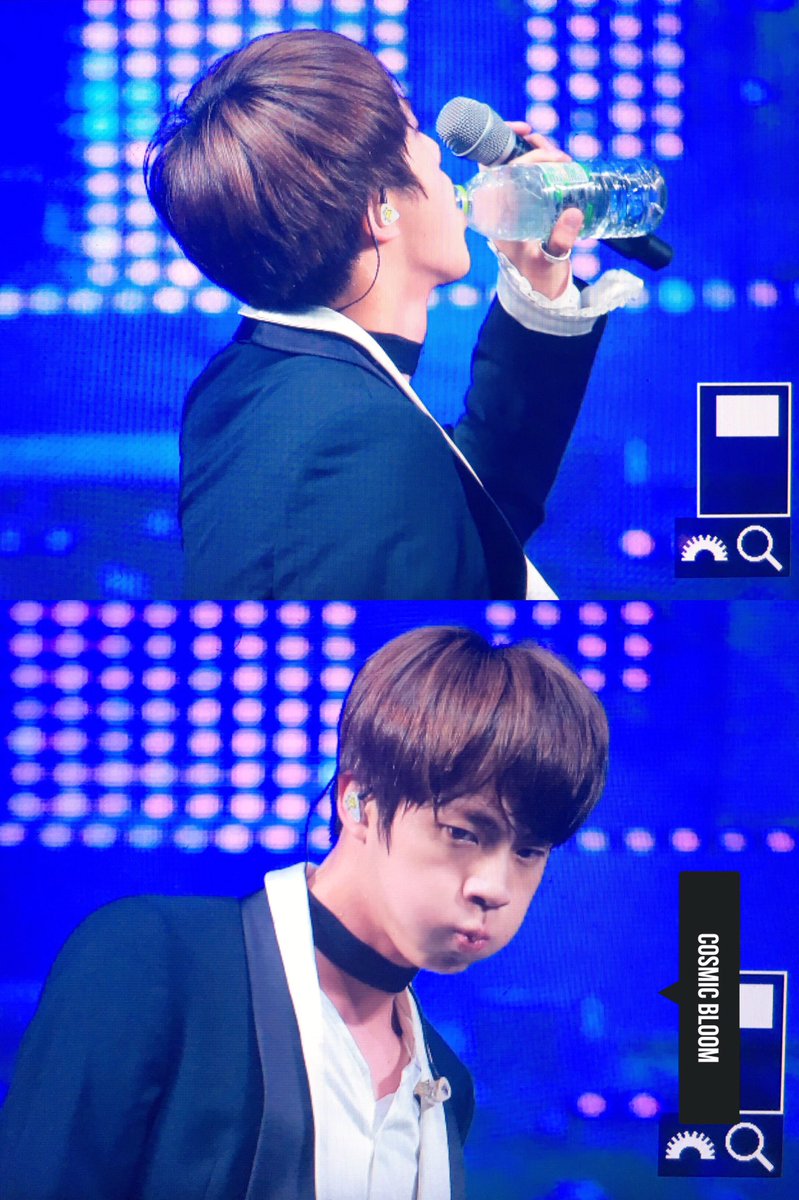 921204net's tweet photo. 161222 논산 #석진 #진 @BTS_twt https://t.co/hIhK6k8Mdn