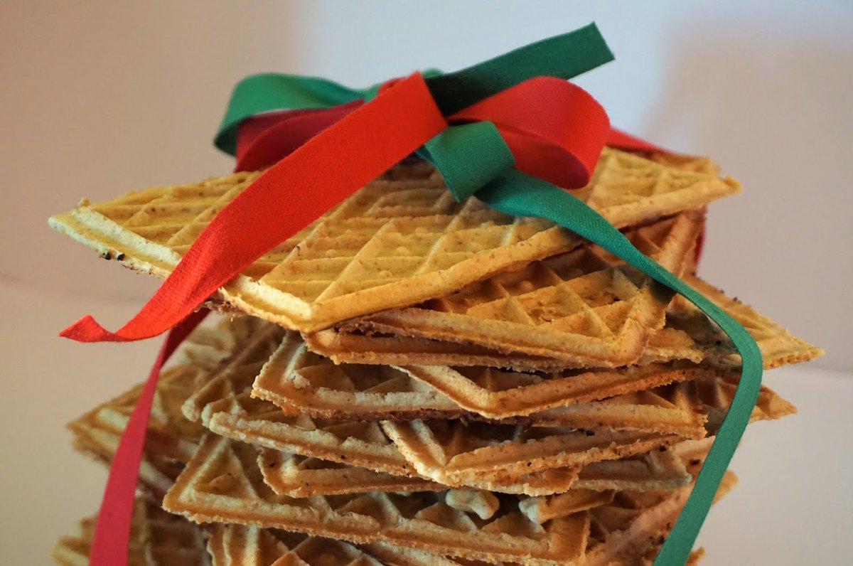 veganly_it's tweet photo. Le #neole, anche dette #ferratelle o #pizzelle, sono dolci tipici abruzzesi. Ecco la #ricetta in versione #vegan: https://t.co/d0sZTEDv4O https://t.co/SkMpePr5RM