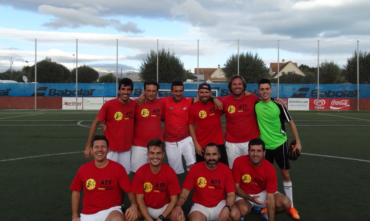 ferreracademy's tweet image. A good match, coaches vs students where the veterans won 6-1 (set) #ChristmasCamp #HappyChristmas #AnnualProgram #Lotto #Babolat #Peugeot