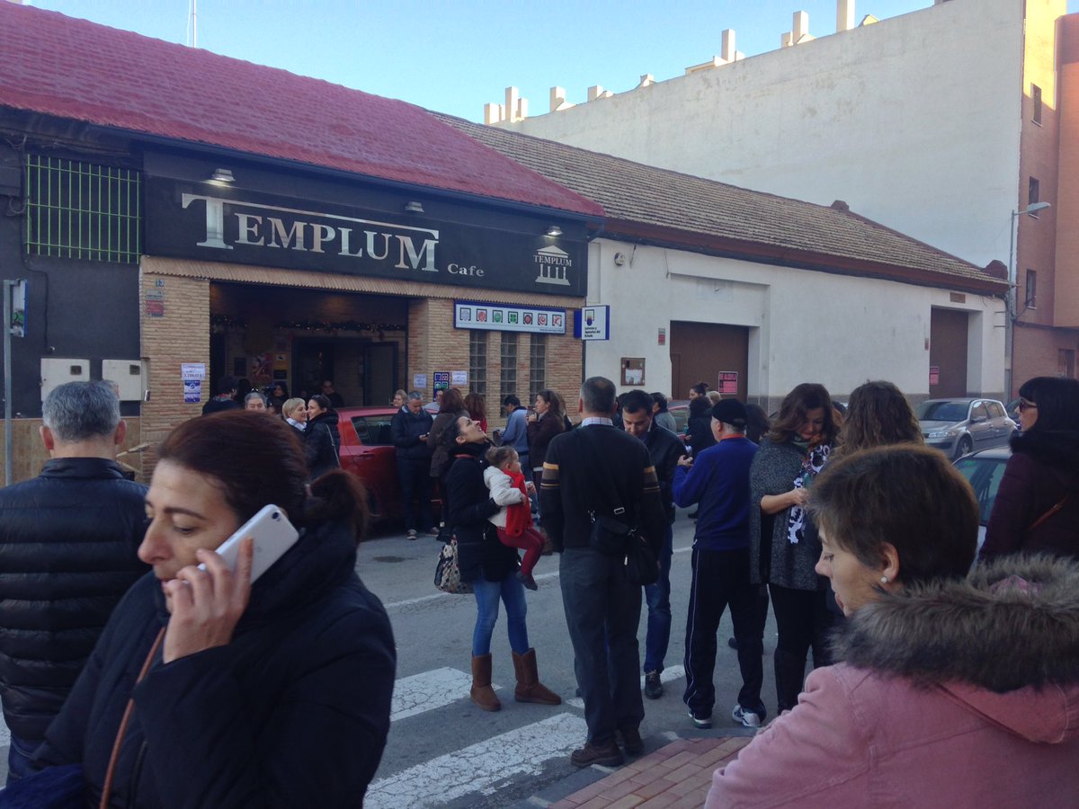 #LoteriaRtve #LoteriaNavidad <a href="/tve_tve/">tve</a> EN RINCON DE SECA YA LO CELEBRAMOS!!!