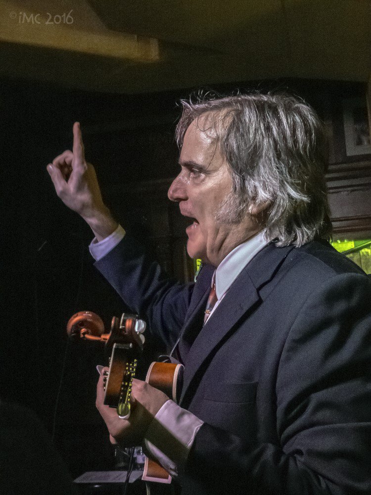 wrecklessmouse's tweet photo. Sid Griffin y The Coal Porters, bluegrass en @elpurpleweekend:@SidCPsGriffin #CoalPorters #PurpleFestival #Purple2016 #MollyMaloneLeon https://t.co/IzbvJhjHda