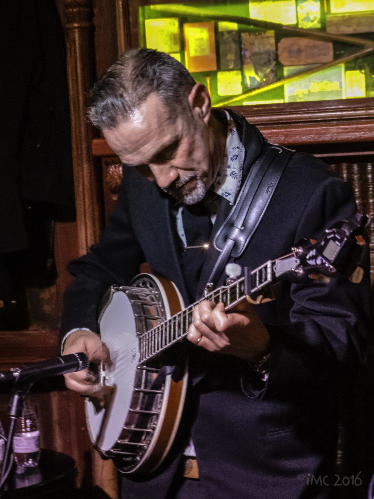wrecklessmouse's tweet photo. Sid Griffin y The Coal Porters, bluegrass en @elpurpleweekend:@SidCPsGriffin #CoalPorters #PurpleFestival #Purple2016 #MollyMaloneLeon https://t.co/IzbvJhjHda