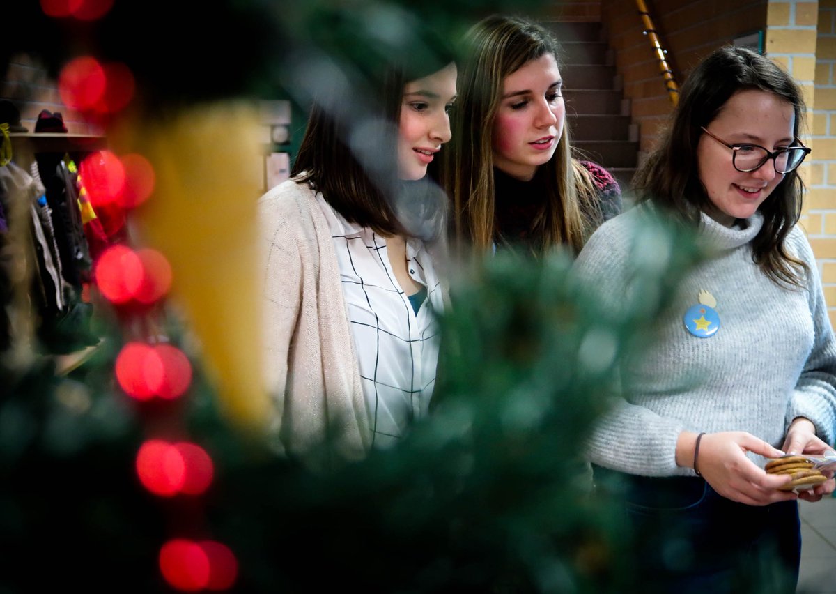 Moedige madammen die een prachtig initiatief op poten zetten voor @Rondpuntvzw. Bekijk het filmpje op onze Facebook 🔥 #dewarmsteweek