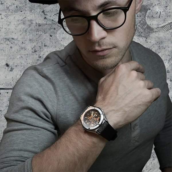 RoyaleTimepiece's tweet photo. The Helix Timepiece brings class to every outfit. The must own statement watch! 
https://t.co/6n1aC37bku 
#watch  #classy #mensstyle #gift https://t.co/4lPvdokbUf