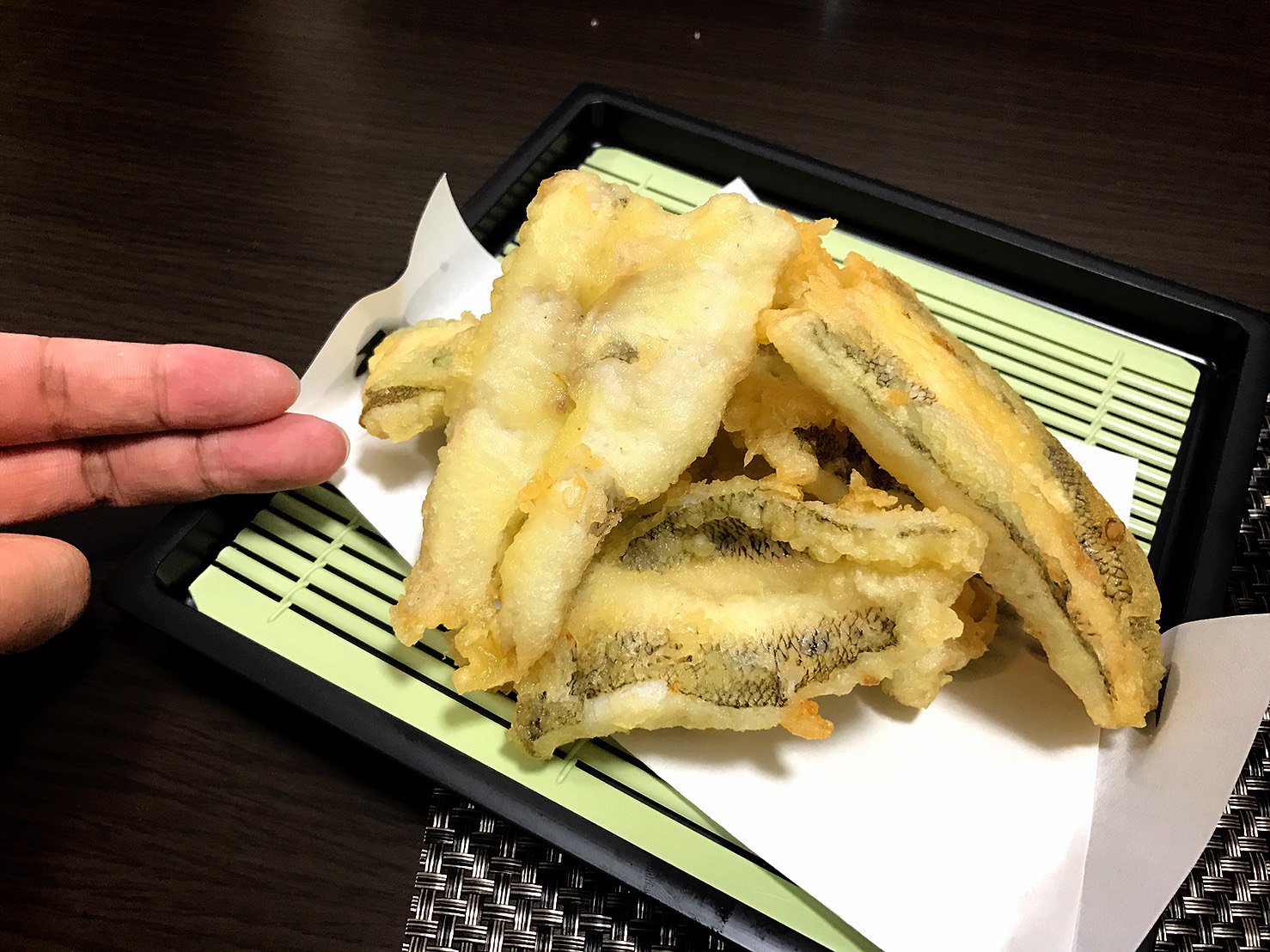 釣りメン 釣れたハゼを天ぷらにしてみました 骨ももちろん骨せんべいです 釣りは釣るのも楽しい 食べても美味しい 最高の遊びですね 食費も浮いてラッキー T Co F5uqonbd3p Twitter