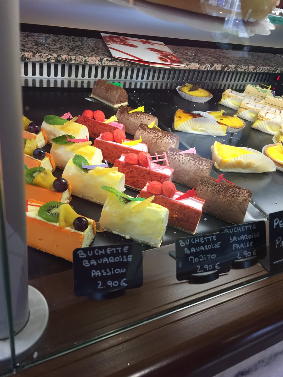 AudreyLaff0rgue's tweet photo. Dans ma boulangerie Ils font des bûches aux mojitos , cc @celiatattoo83 @revele_official @Claire_Biz #TeamGourmandes https://t.co/3yS8Egtp4P