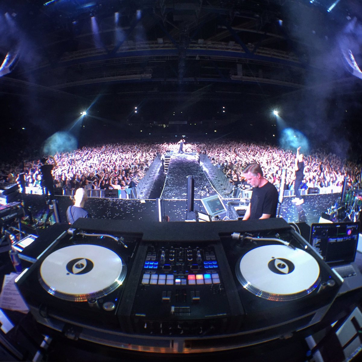 #Stuttgart yesterday was dope! two more shows to go w/ @fantastische4 #fanta4 #vierundjetzt