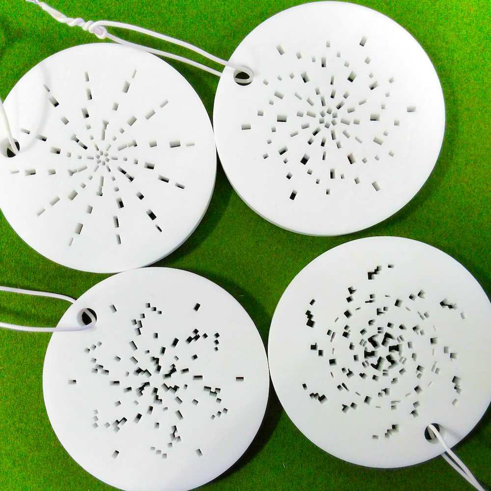 guillotine_me's tweet photo. Last chance to get yourself a Snowflake_ and raise some money for @Shelter. Current total stands at £144: https://t.co/lZiGrLCyQs