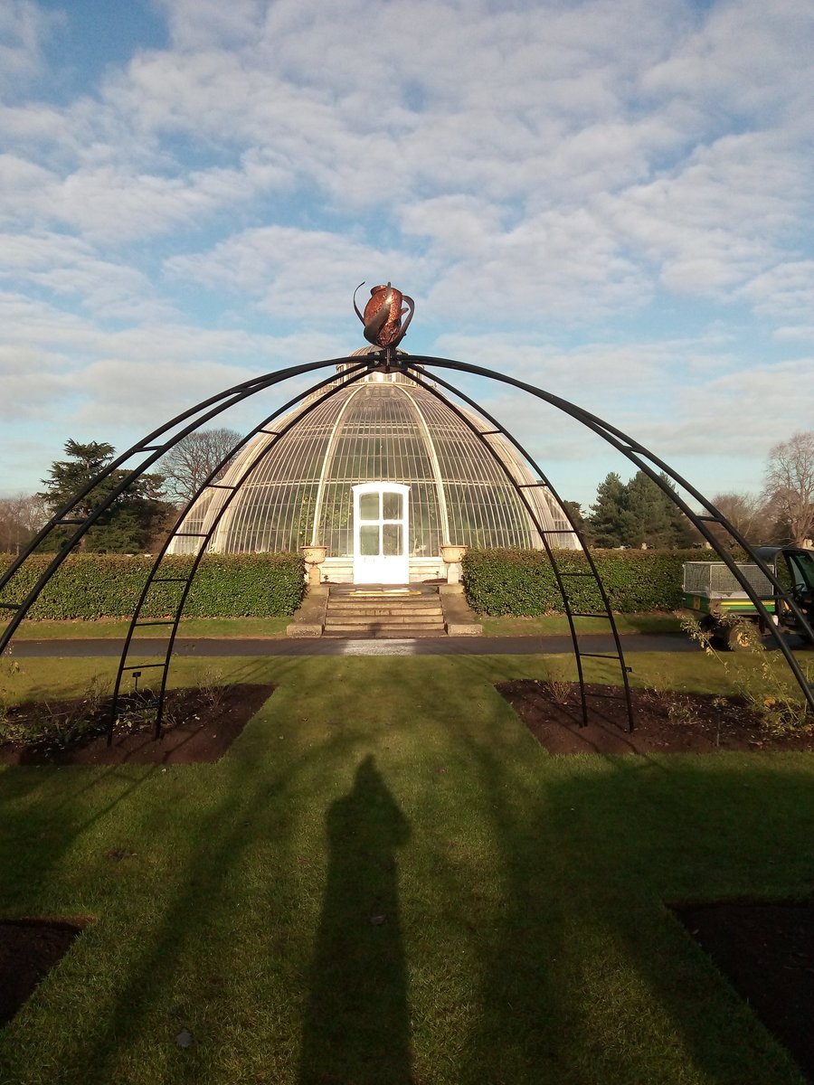 _TonyHall_'s tweet photo. New bespoke rose bud finial fitted to arch, just some climbing roses &amp; a couple of growing seasons to finish @kewgardens @AlanWilliamsart https://t.co/CBVCpTsPMT