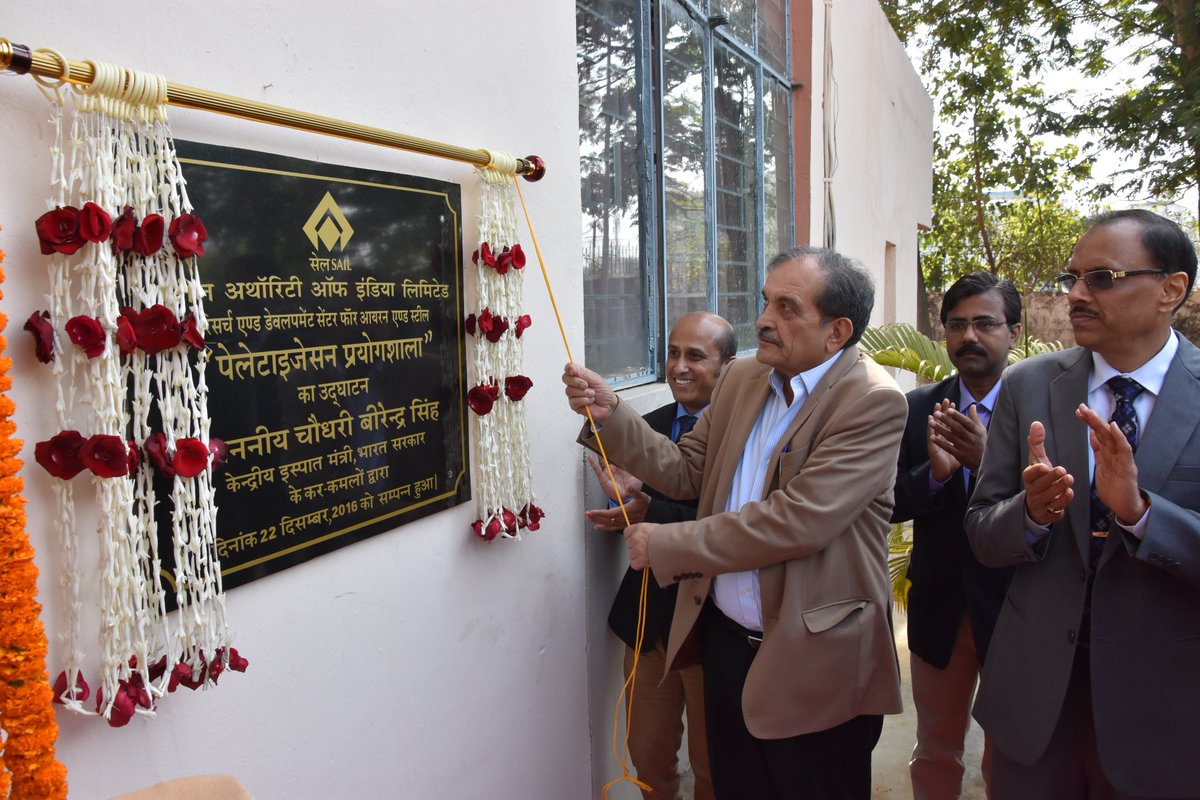 SAILsteel's tweet photo. Honoured 2 hv #Steel Minister @ChBirenderSingh at SAIL #RDCIS #Ranchi.His keen interest in tech encourages us all
#OnlyatSAIL
@SteelMinIndia https://t.co/TRJYlAAVel