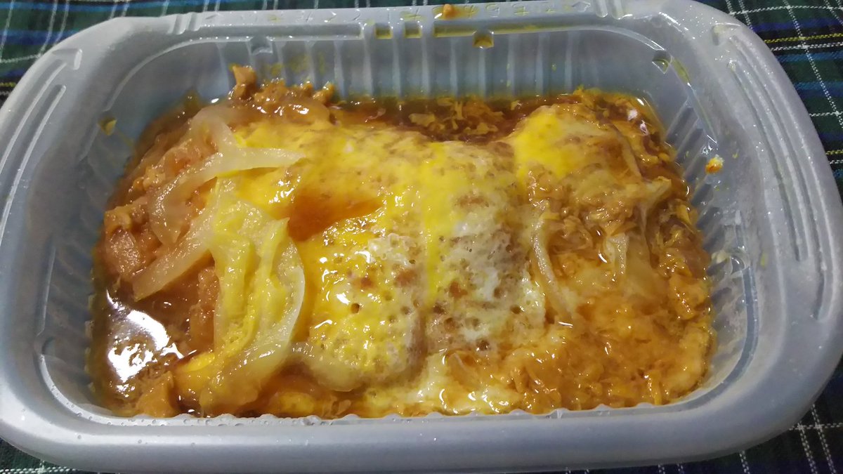 ジュウシマツ住職 على تويتر 食べたいカツ丼がなかったから セブンの冷凍カツ煮食べながら何回目かのユーリ キメる