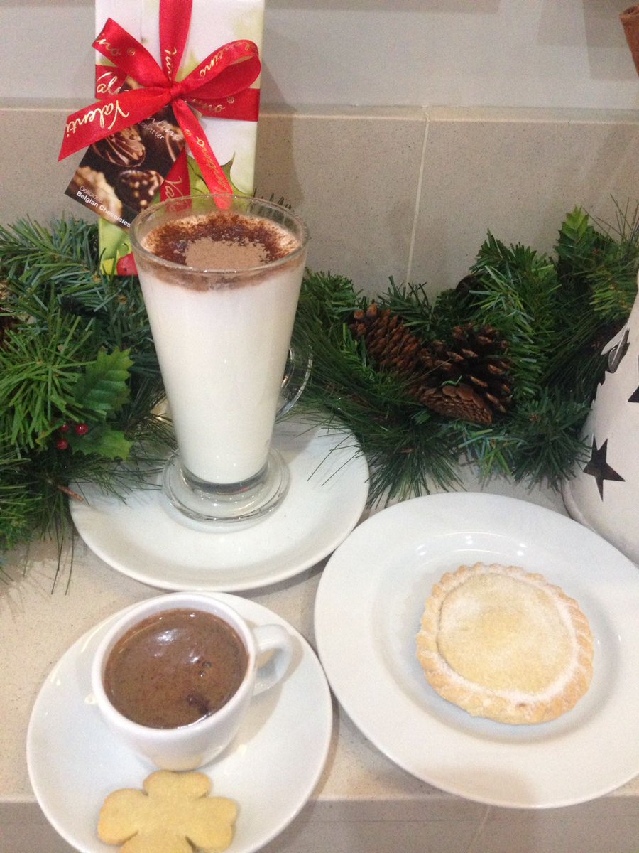 Jungs_Bakery's tweet photo. #jungs is ready for Christmas, are you?? https://t.co/ygjUjtIXaJ