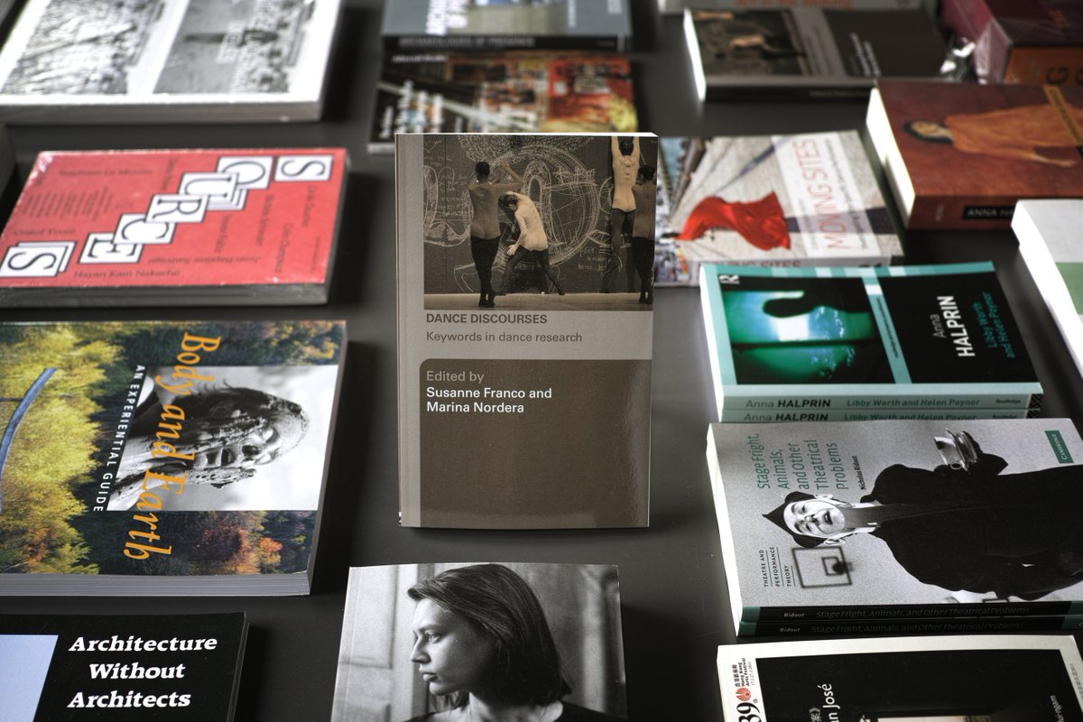 Pick of the day #Books <a href="/Dawawinebeirut/">Dawawine دواوين</a> 
Dance Discourse.
broad overview of new methodological approaches
#Dance #Research #art #Performing