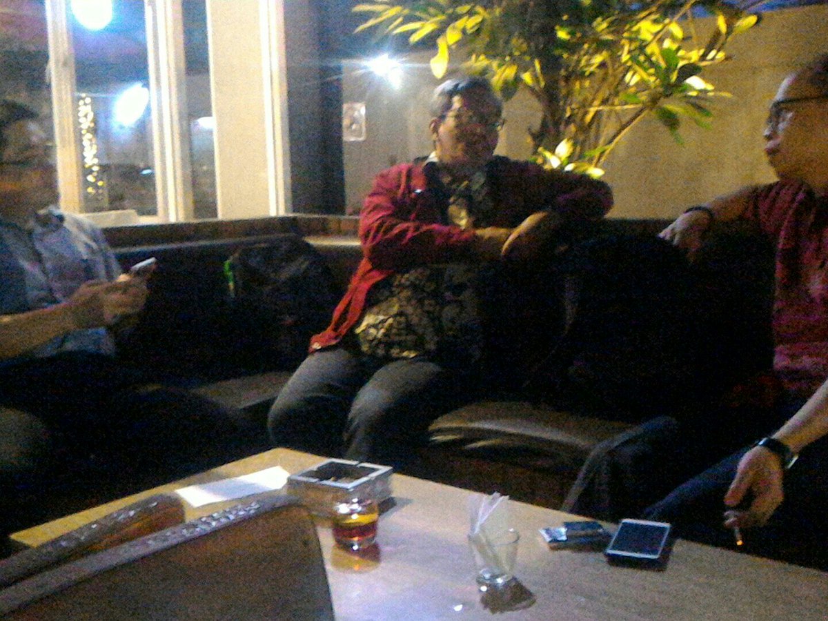 Ramdanih7's tweet photo. Sekarang ada mini Gathering @id_android &amp; @Telkomsel di LOT 8 Resto, Jakarta #TselAndroid https://t.co/tvhlIpIzaf