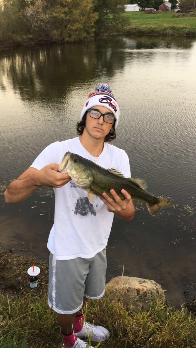 IowaBoys's tweet photo. Wishing everyone a happy holidays! Man do we miss fishin! Merry Christmas from IBP #fishing #IBP https://t.co/C7XJmBVPpB