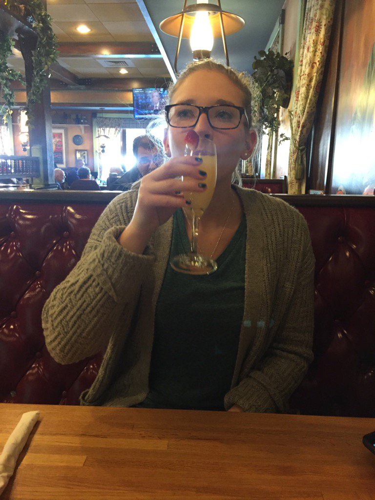 chadbennett7's tweet photo. Having breakfast with my wonderful cuz at a place called The Mad Rooster. #madrooster #itscoldhere #Wisconsin https://t.co/M8b1fRsg5B