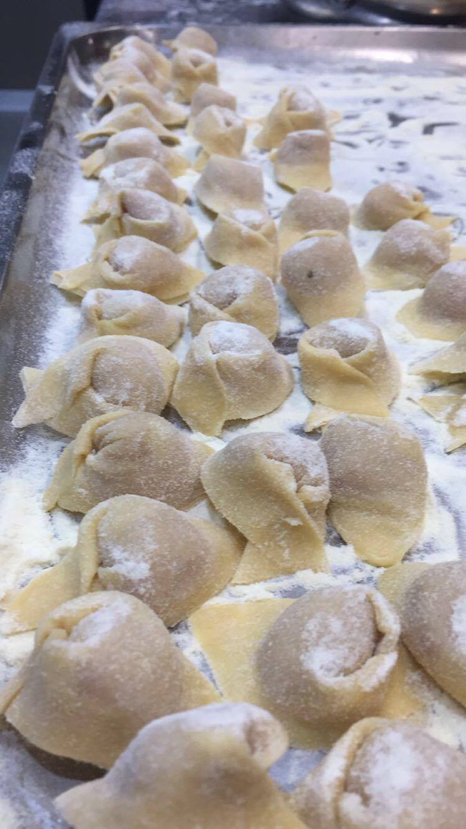TuscanBistro's tweet photo. Fervono i preparativi per stasera! 😋😋 L'ultimo "Cenando Con.." dell'anno è dedicato ai prodotti di @SalumiMannori: https://t.co/WDBBfr1uC6 https://t.co/fq7nlVLW0d
