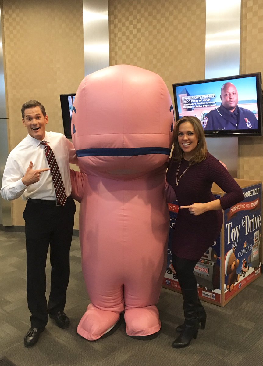 HeidiVoight's tweet photo. .@vineyardvines in the house today at @NBCConnecticut! https://t.co/j7rpX6KJ4q
