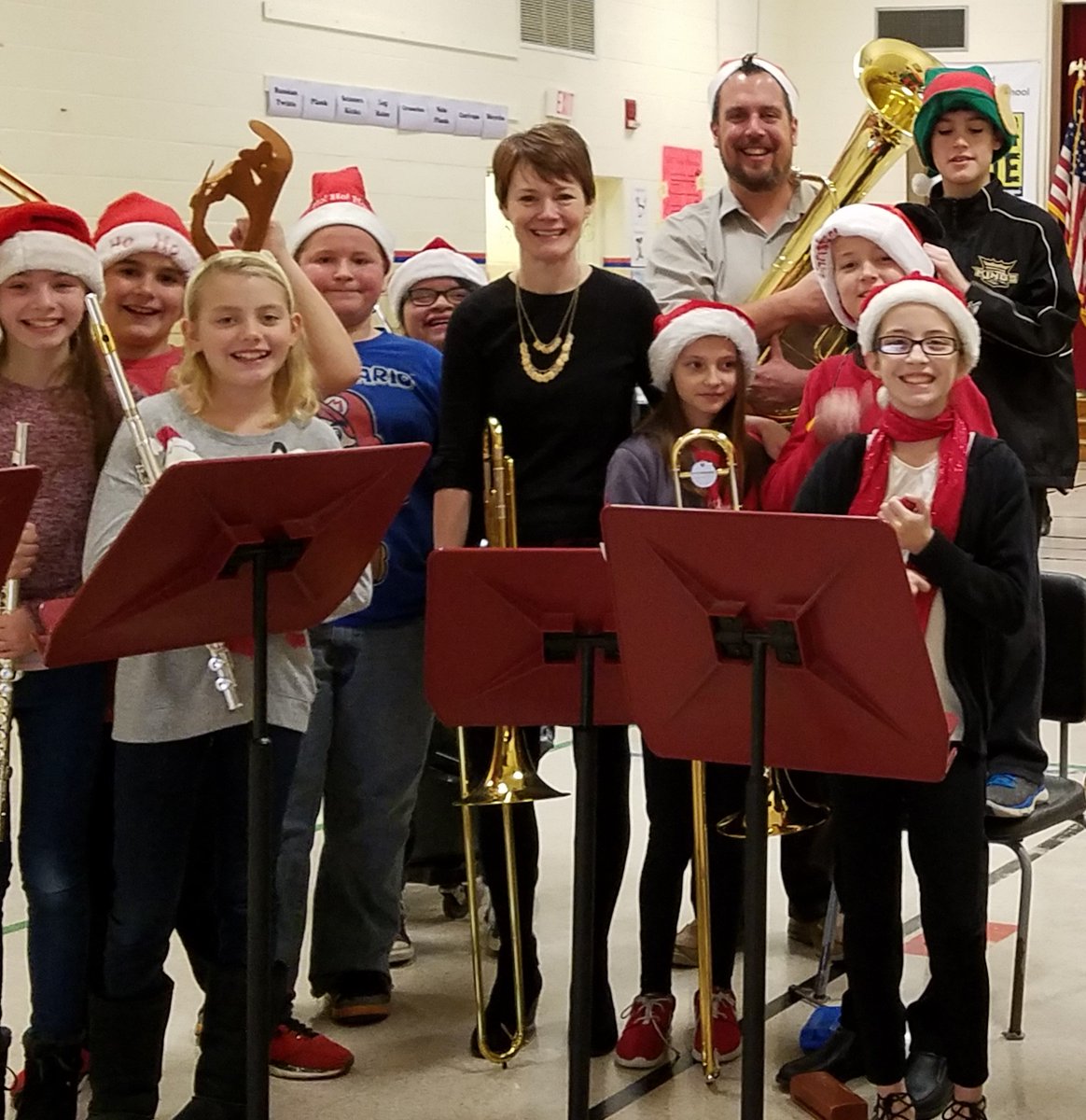 EarlElemBASD's tweet photo. Getting in the holiday spirit! Students were greeted by band carolers this morning at arrival! Thanks, Mr. Yoder! #BASDPride @BASDElemBand https://t.co/Js25AMcZfQ