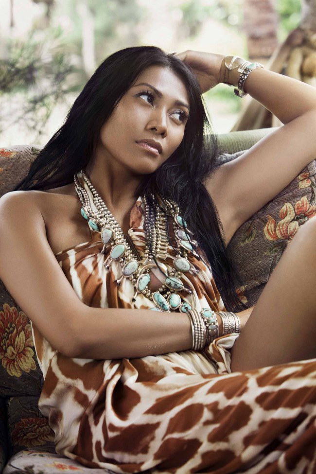 Anggun_Cipta's tweet photo. In case you missed it, watch my performance of "On The Radio" tomorrow at 8.55pm on @France3tv's "300 choeurs pour les fêtes"! https://t.co/FJKdwFKTuz
