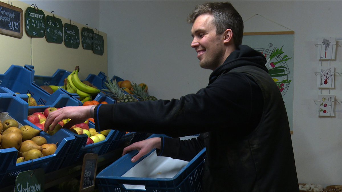 Tuinder Yvo Kouwenhoven verhuisde met zijn gezin van Arnhem naar het Twentse Rossum om zijn droom te verwezenlijken. Straks op #TVoost!