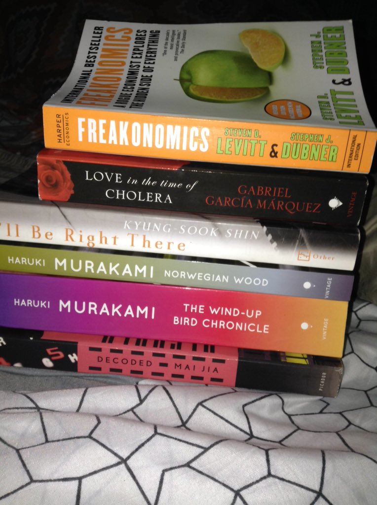 jettrific's tweet photo. 2016 reads. Hopefully i can squeeze one more before the year ends 💫 https://t.co/o3awh8Yp8r