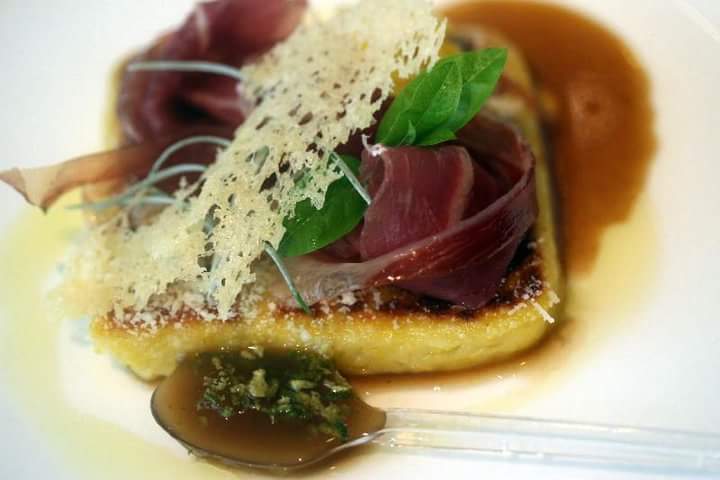 northfour_'s tweet photo. "You'll never dine alone" Have Christmas dinner at Incontro, #StroudGreen @IncontroFinsPk https://t.co/fqzbPRwjH9 https://t.co/nwVO9CRhKE