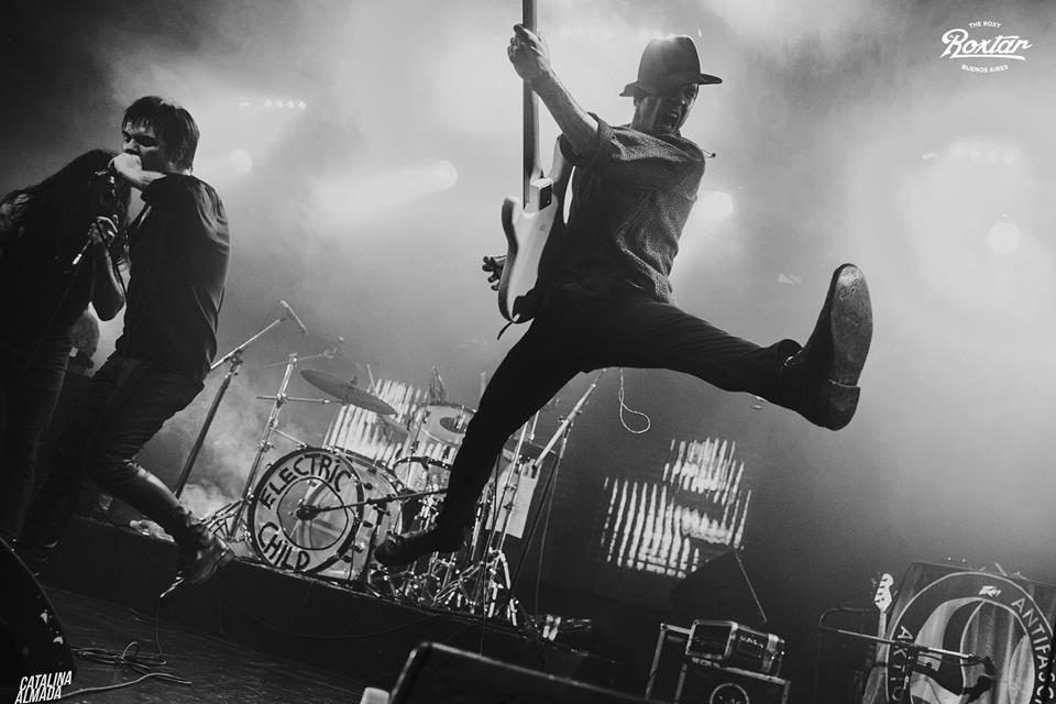 Ingresa al link y mira el álbum completo de lo que fue <a href="/HarmAndEase/">Harm & Ease</a> y <a href="/_ElectricChild/">Electric Child</a> en #LAROXTAR→ facebook.com/pg/FIESTAROXTA…