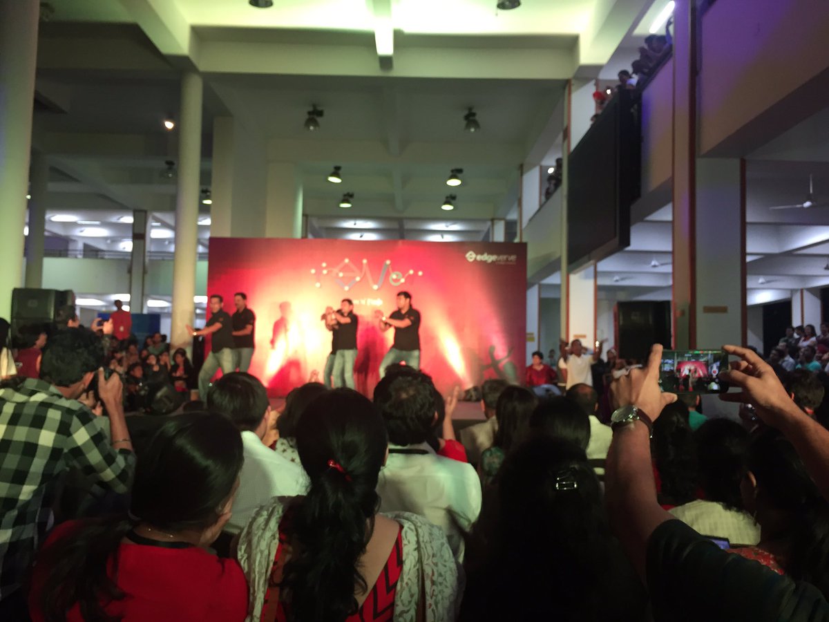 mail2rajeshwar's tweet image. When it&apos;s time for manager&apos;s turn to dance to the tunes..#fEVerFun @edge_verve