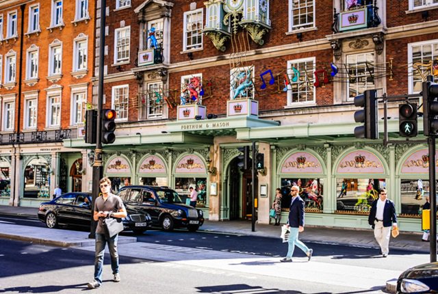 SquareMeal's tweet photo. Xmas shopping? Read our new guide to the best breakfasts, lunches, dinners, drinks and more in St James's https://t.co/w2PXFAu7Fy #London https://t.co/tstzstlryH