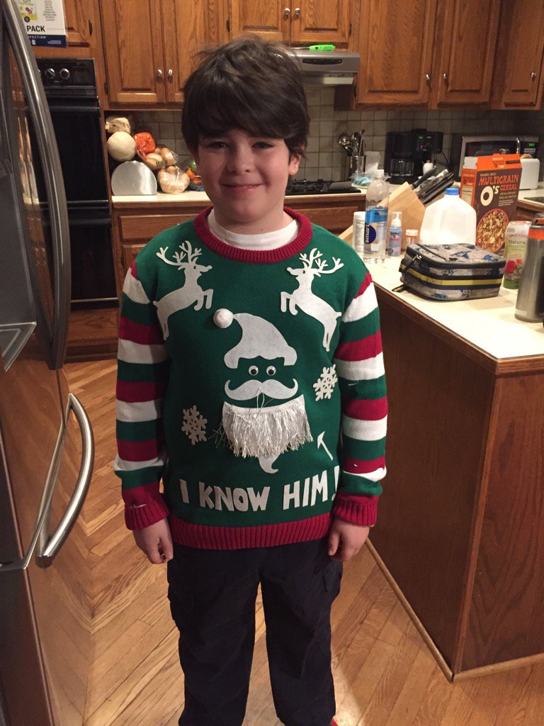 wstarrs11's tweet photo. Made his own ugly sweater. #istheresugarinsyrup https://t.co/8iu84WXaBQ