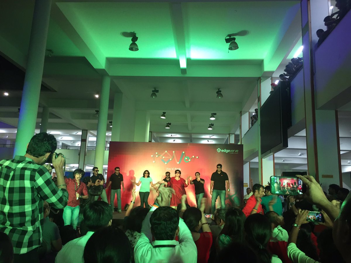 mail2rajeshwar's tweet image. The sporty leadership at its best dance moves @Sheenam_Ohrie @edge_verve