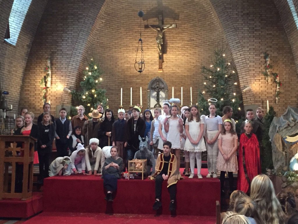 We hebben genoten van het geweldige kerstspel van KC DeMatrix. Top cast! 👍juf Franneke en meneer Stef.