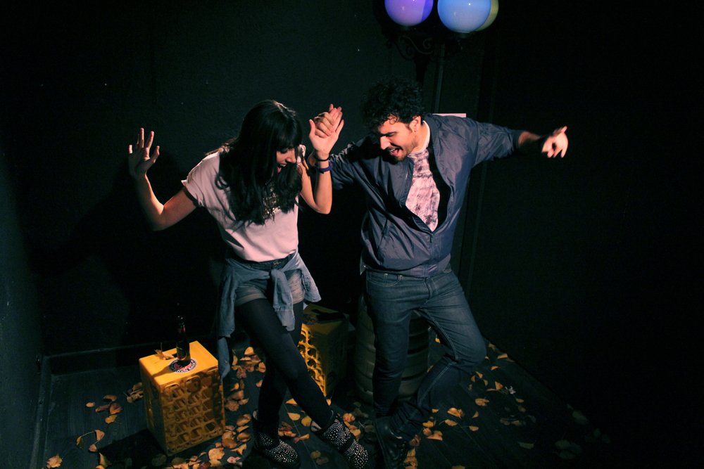 TinoniCrea's tweet photo. ¿Y tú?, ¿sabes bailar? 👯 Descubre #microBeso en @microteatro, nuestro musical petardo-popero c/ @AliciaFMoron @julian_salguero https://t.co/euiZSMnLJX