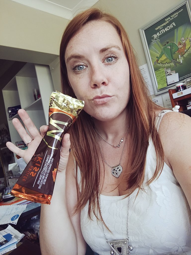 Erika1Marais's tweet photo. @MagnumSA couldn't resist this Crème Brûlée #ParisPout... Feel like another one... But why not?? https://t.co/s75VGxbCfN