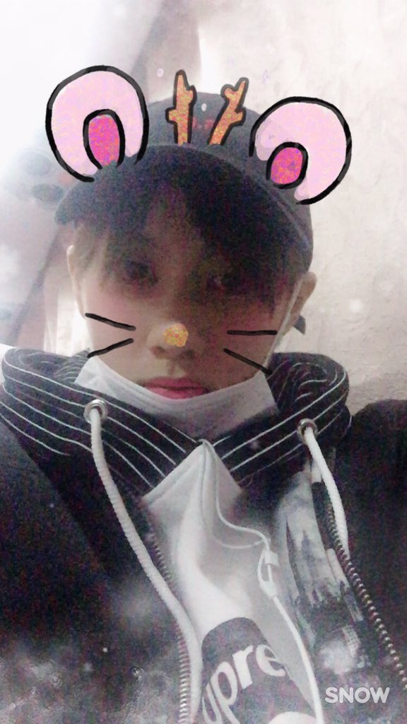 jud_official_'s tweet photo. はーい！
恒例の自撮りシリーズ！
誰も見たくはないと思いますが、、、
とゆーことでとーきょーへれごー✌️️
#自撮りシリーズ
#DragonKey https://t.co/Cd1t0UamT6