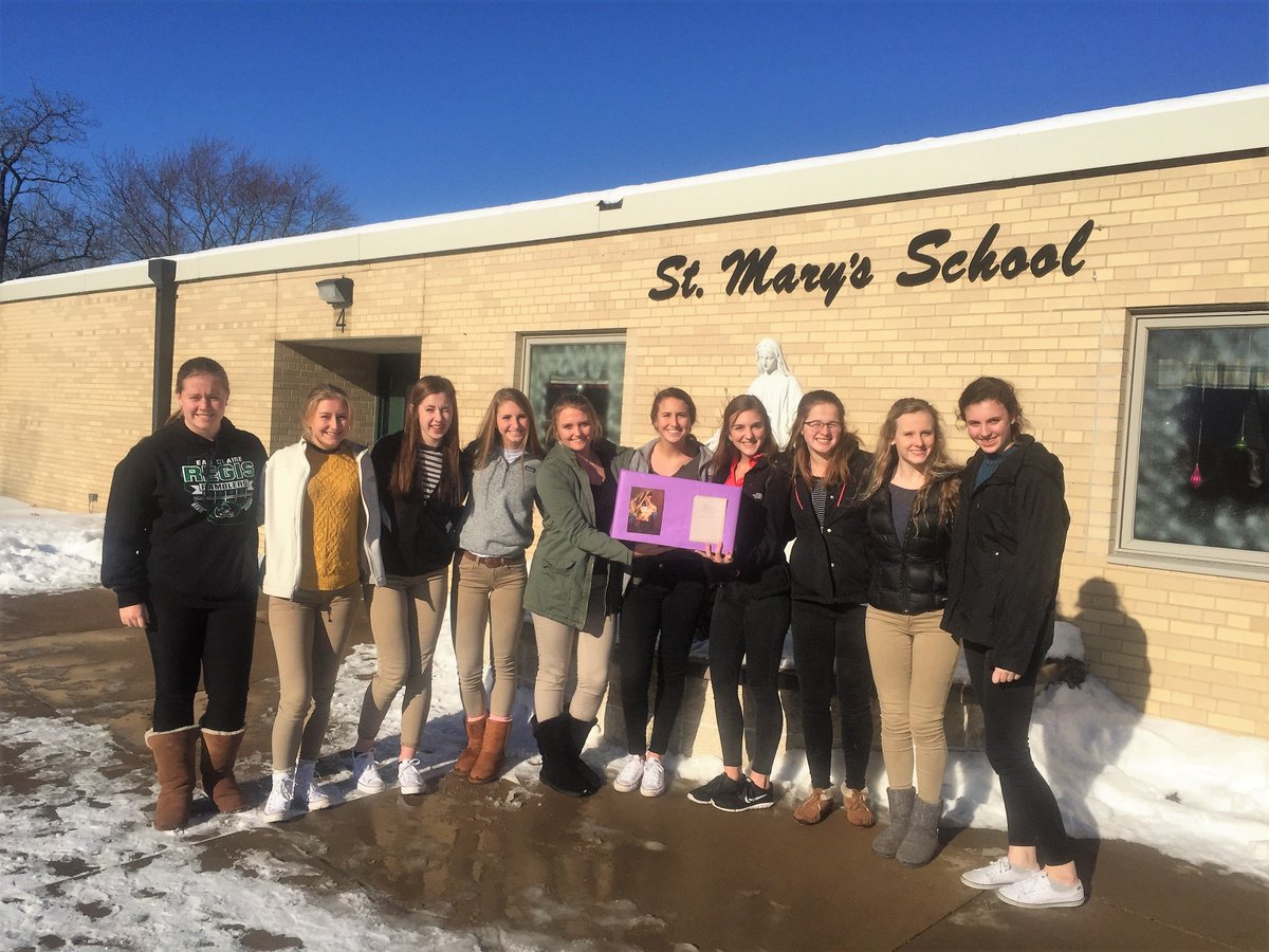 RegisCatholic's tweet image. The sophomore class at #RegisHS made cookies for students at our elementary schools as a Christmas service project!