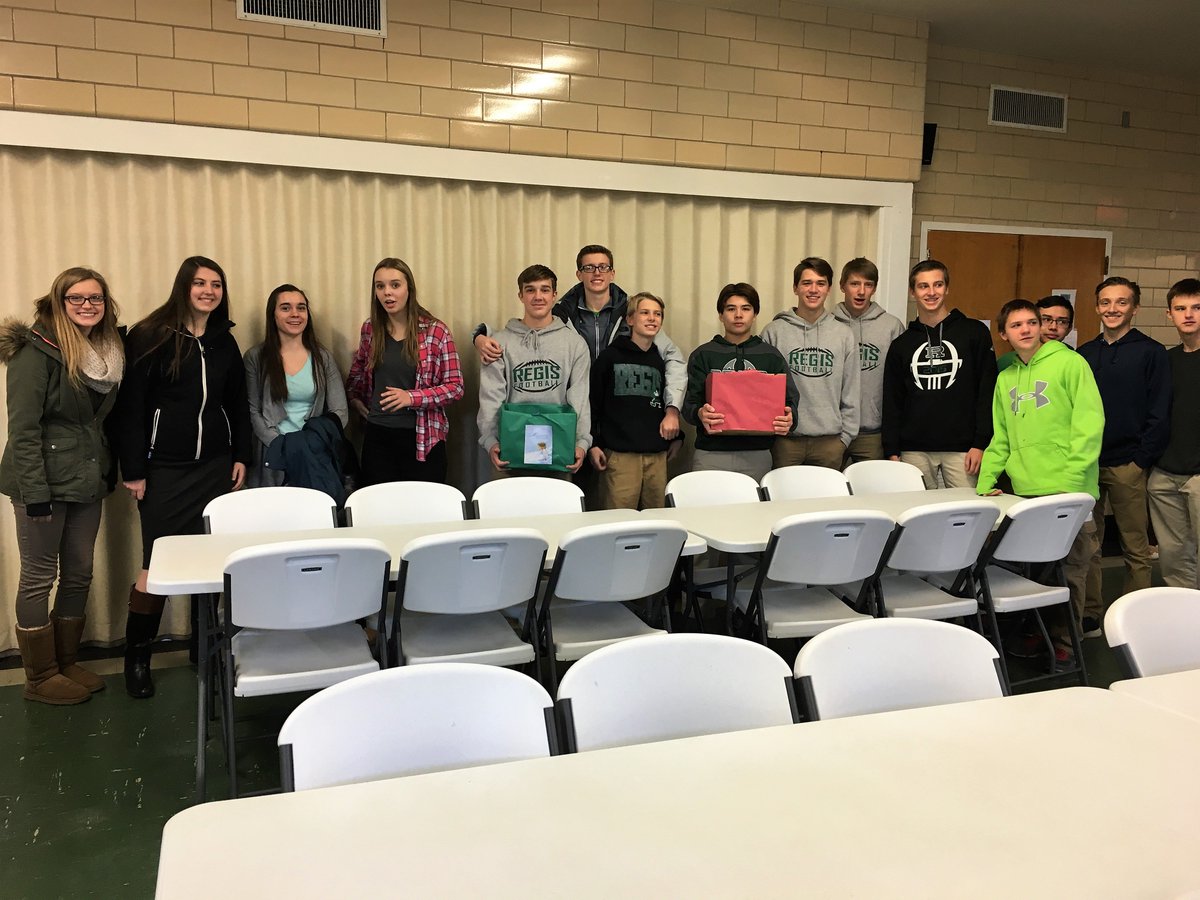 RegisCatholic's tweet image. The sophomore class at #RegisHS made cookies for students at our elementary schools as a Christmas service project!