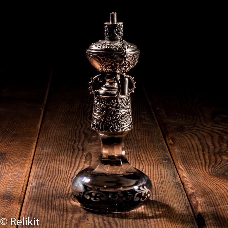 Relikit's tweet image. This authentic 1860s #silver &amp;amp; #crystal cigar lighter is straight out of a #SherlockHolmes mystery. #antiques 
relikit.com/product/1860s-…