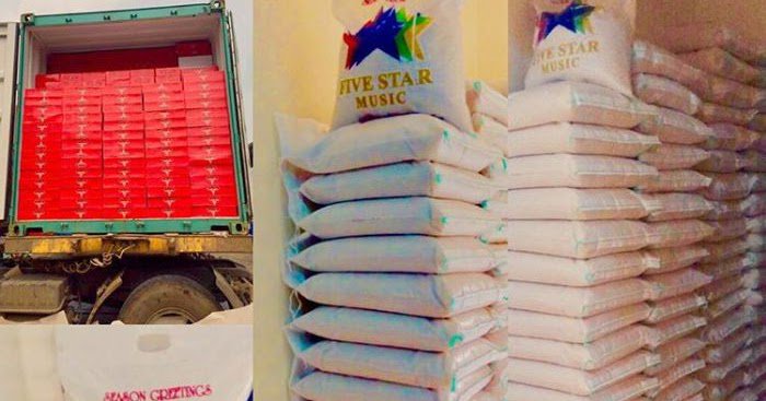 gistmixs's tweet photo. XMAS GIFT! KCee Set To Hit The Streets Of Lagos To Share Bags Of Rice &amp; Tomato Paste To Residents (Photos) https://t.co/t4uPm7AsUG https://t.co/Zo67CWaE5n