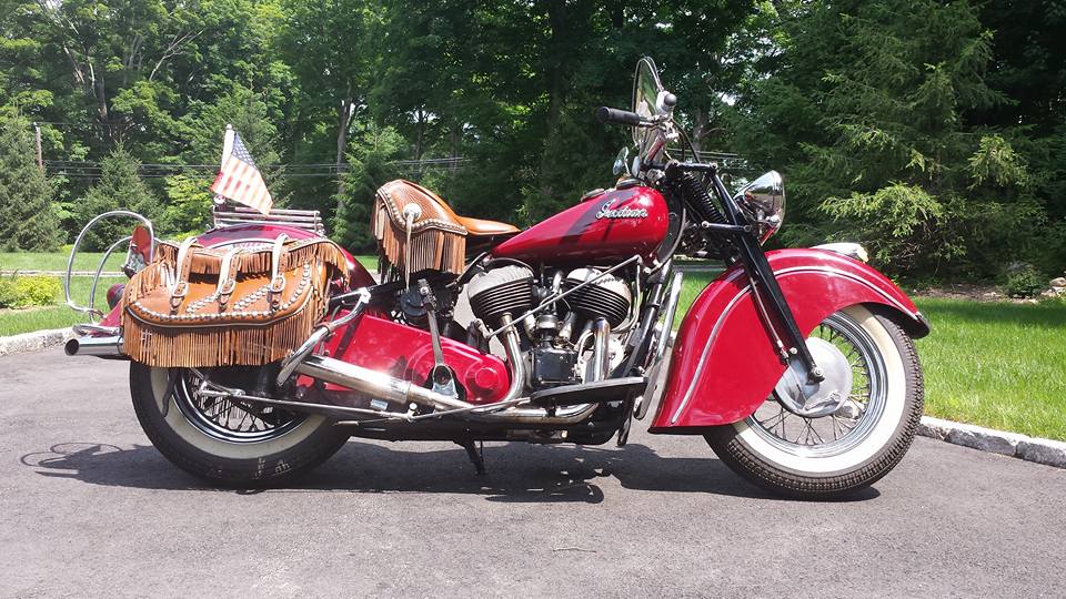 BuzzKanter's tweet photo. Classic @indianmotocycle #flathead #Chief with custom #HeathersLeathers seat &amp; saddlebags. @AmericanIronMag @OldBikes #saddlebags #TankShift https://t.co/n3KHpNzSuw