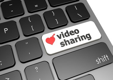 Make a great video and 97% of consumers would happily share it with their friends and social networks

#ThursdayThought #VideoMarketing