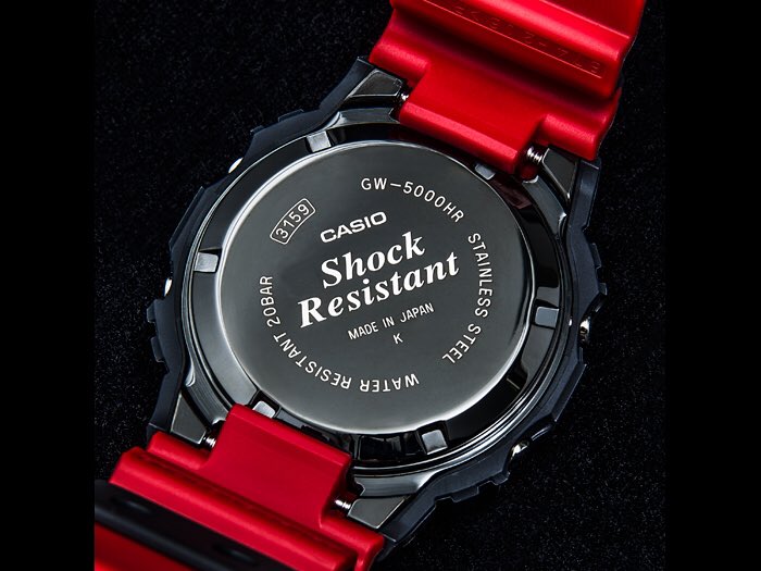 G-SHOCK GW-5000とGW-5000Bの2つを仕事とオフで使い分けているのです