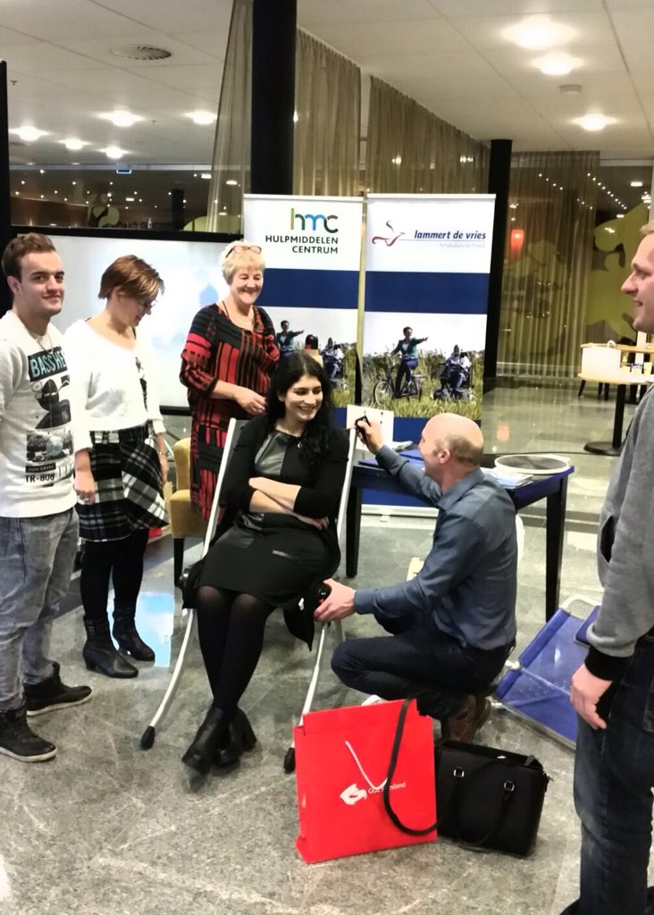 Vandaag staan wij op het kerstevent van <a href="/GGZ/">jaz</a> Friesland. Bedankt dat wij onze hulpmiddelen mochten laten zien!
