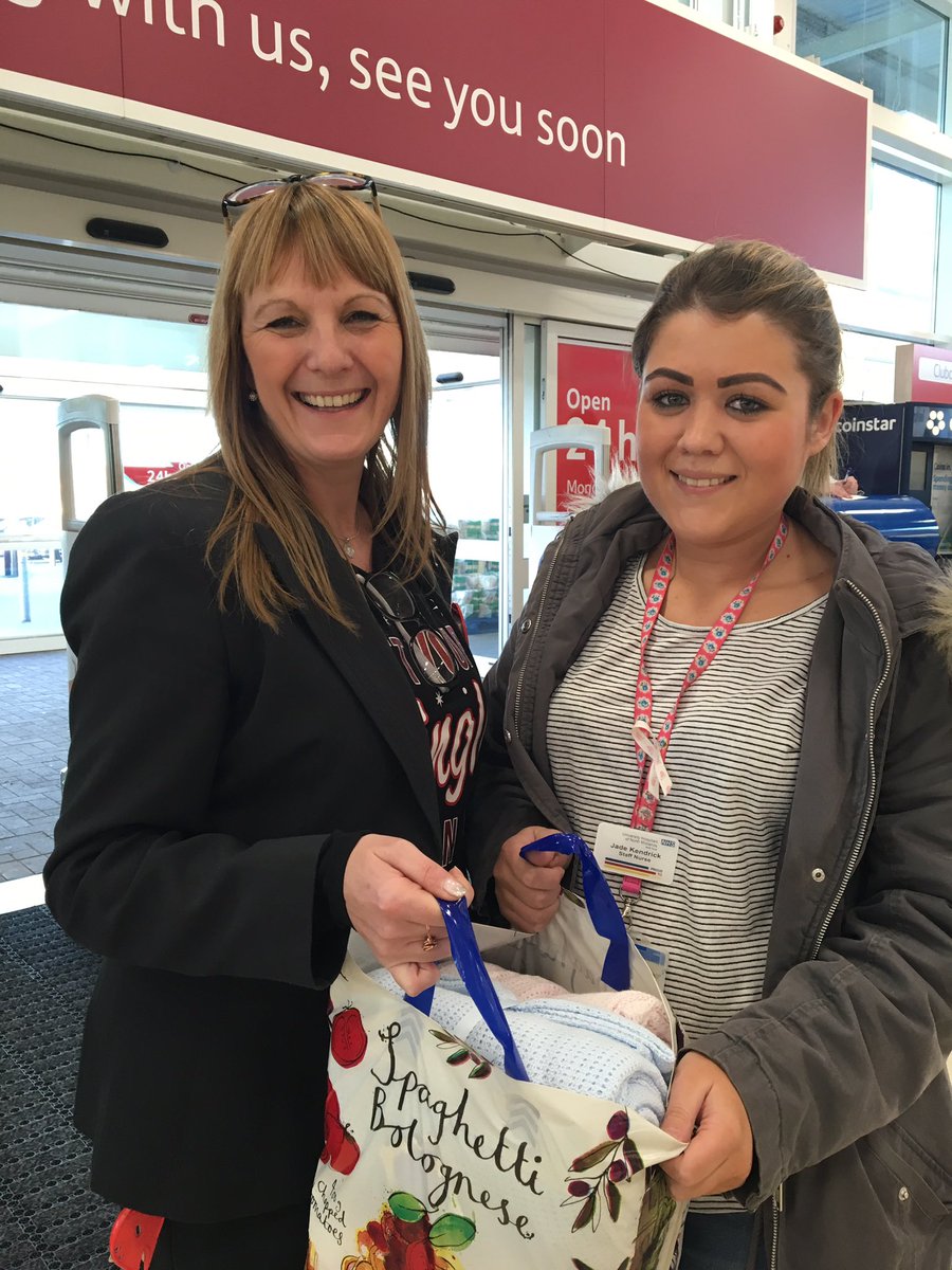 teesey73's tweet photo. Donating blankets to the critical baby care unit in Stoke today for Xmas#millionlittlehelps #community @Em_Goodall @sadiehaynea @IanKelsall https://t.co/uN7z6kyQHx