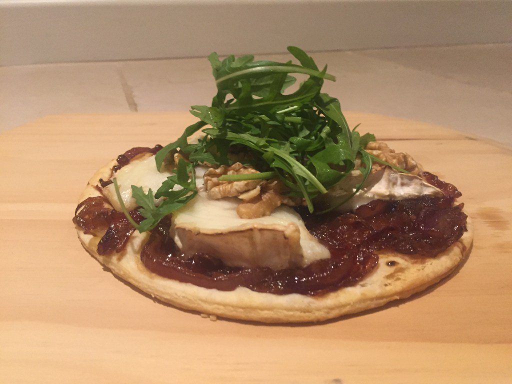 Quick Goats Cheese and Walnut Tart hamptoncookery.wordpress.com/2016/12/22/qui…