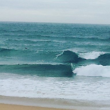layback40's tweet image. Winter is here in Capreton and waves