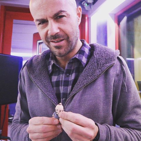 radiodeejay's tweet photo. Nikki in versione usb by .@Tribe_tweet  - .@TropicalPizza https://t.co/6TCuWBqszg  "non mi somigghia pe'niente!" ;) #DYNAMOCAMP https://t.co/fmHKThhQ46