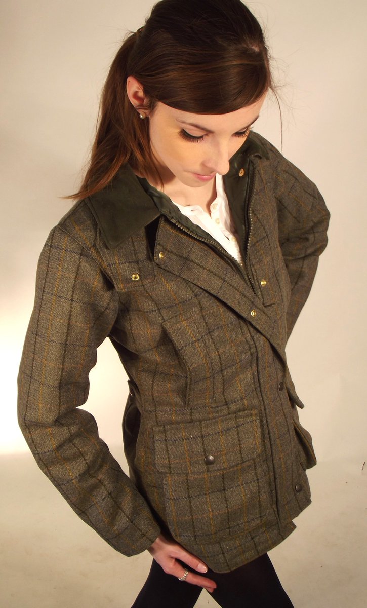 CampbellCooper's tweet photo. Pink Green Or Blue we have 10% off a tweed jacket for you!! Call 01798 873796 now to order over the phone #Christmas #deals #tweed https://t.co/o9vJZKfTUa